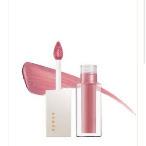 Armée liquid lipstick, shade Blush